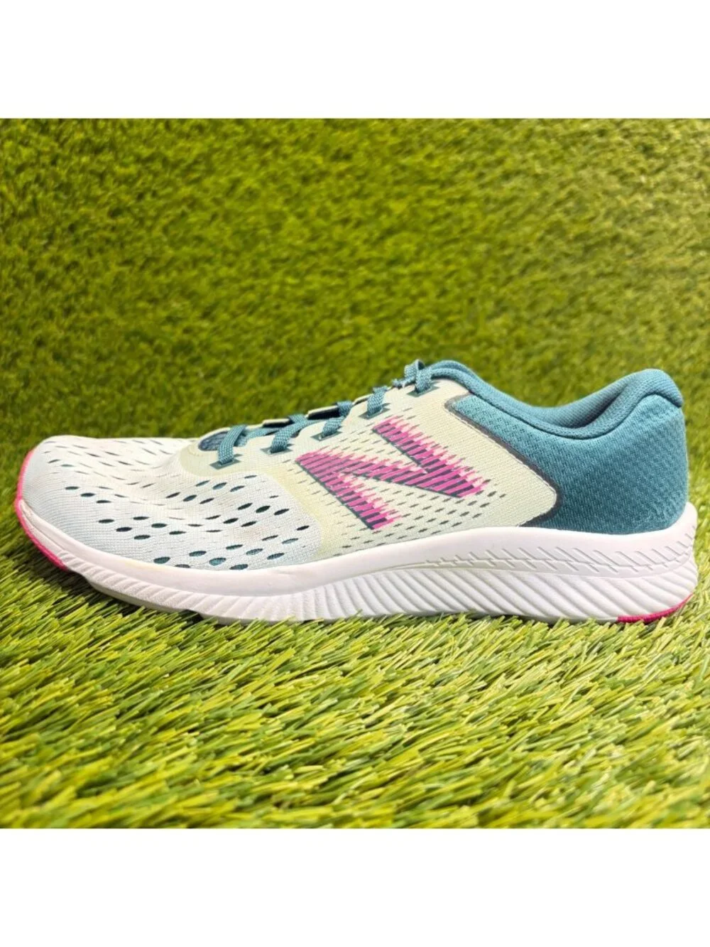 New Balance Draft V1 Womens Size 8 Blue Green Athletic Running Shoes Sneakers